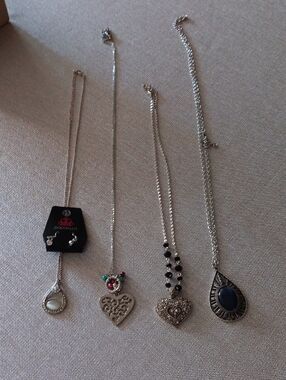 Paparazzi Silver-Tone Heart & Teardrop Pendant Necklace Set